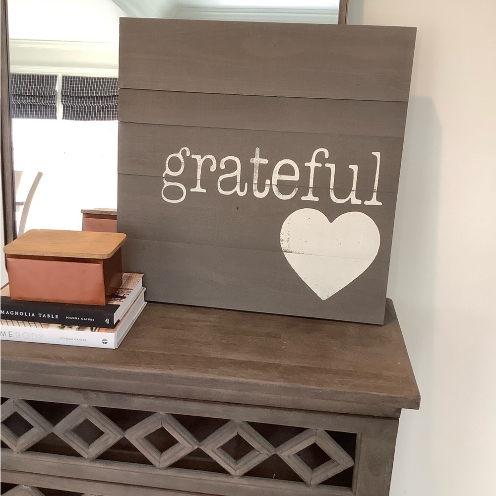 Altar’d State grateful wood sign❤️❤️❤️❤️